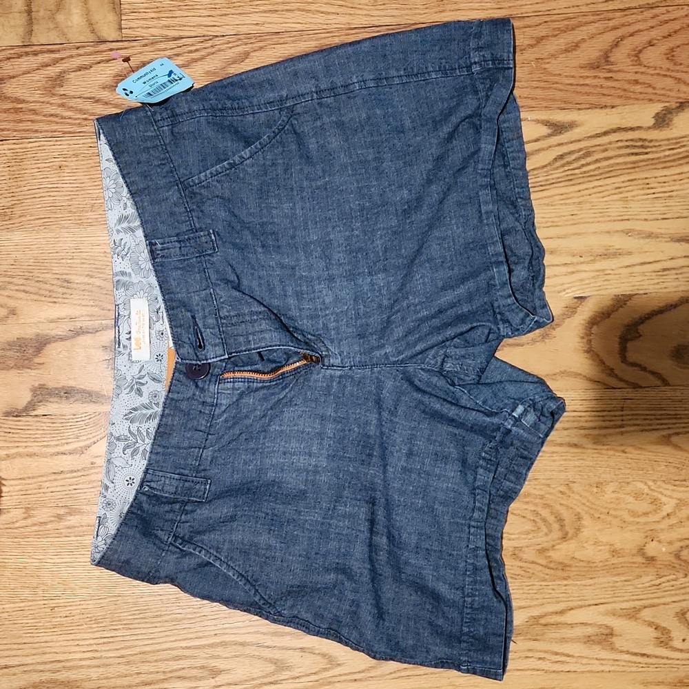 Womans Lee Shorts size 10